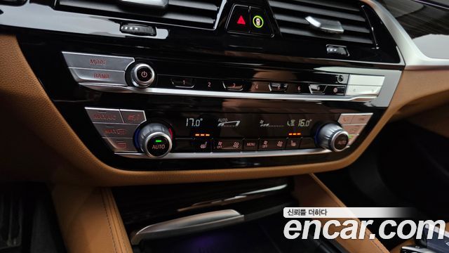 BMW 5-Series 2022 — photo 24