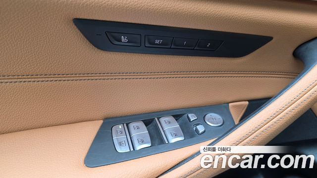 BMW 5-Series 2022 — photo 26