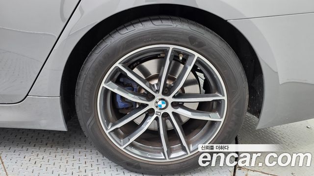 BMW 5-Series 2022 — photo 7
