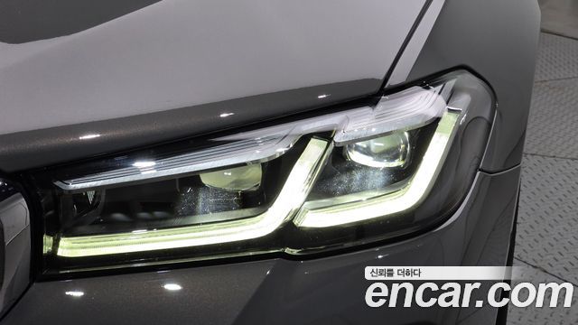 BMW 5-Series 2022 — photo 8