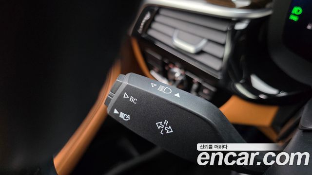 BMW 5-Series 2022 — photo 29