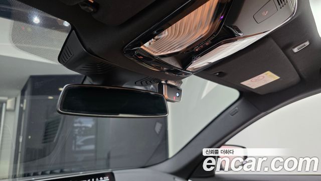 BMW 5-Series 2022 — photo 31