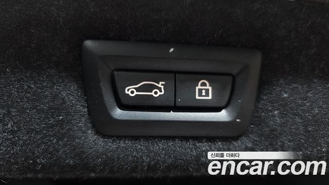 BMW 5-Series 2022 — photo 35