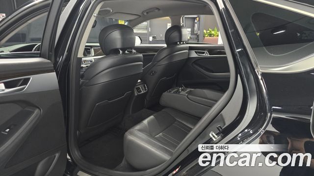 Genesis G80 2017 — photo 17