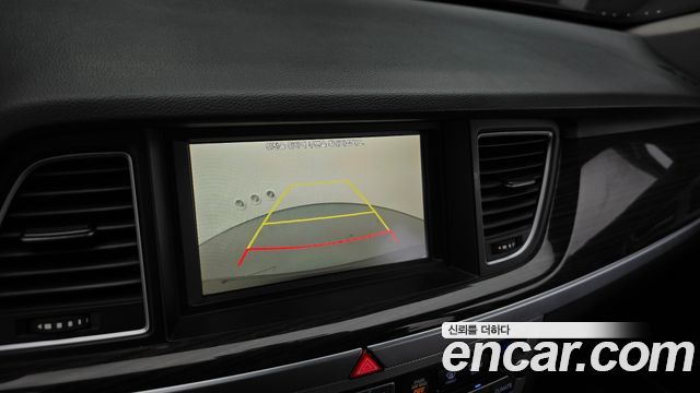 Genesis G80 2017 — photo 20