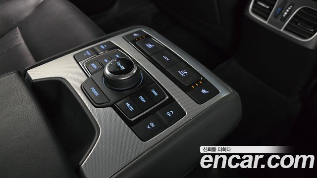 Genesis G80 2017 — photo 25