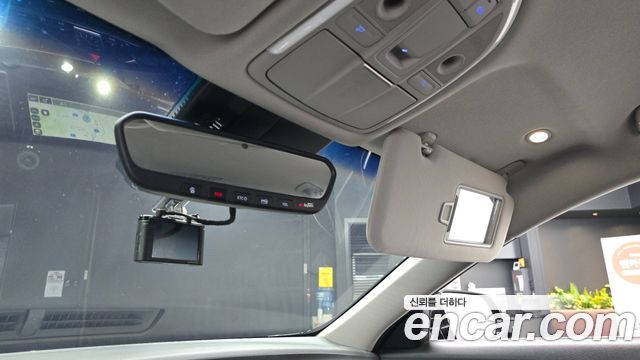 Genesis G80 2017 — photo 26