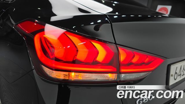 Genesis G80 2017 — photo 9