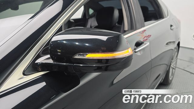 Genesis G80 2017 — photo 31