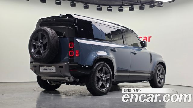 Land Rover Defender 2025 — photo 2