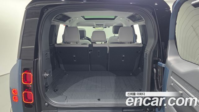 Land Rover Defender 2025 — photo 10
