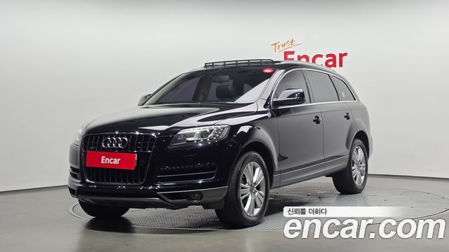 Audi Q7 2010 — photo 1