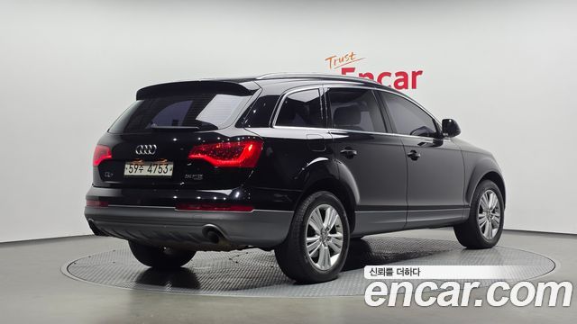 Audi Q7 2010 — photo 2