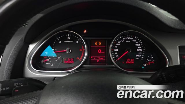 Audi Q7 2010 — photo 8