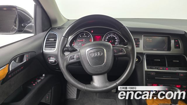 Audi Q7 2010 — photo 13