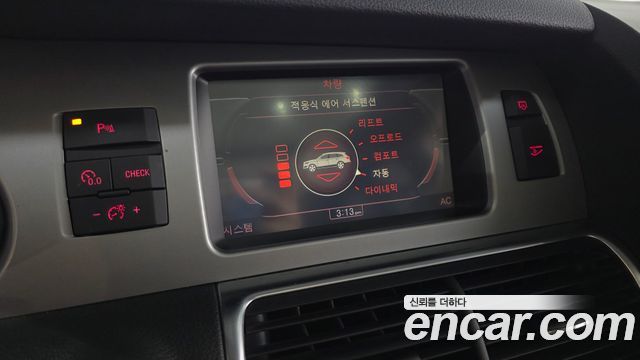 Audi Q7 2010 — photo 16