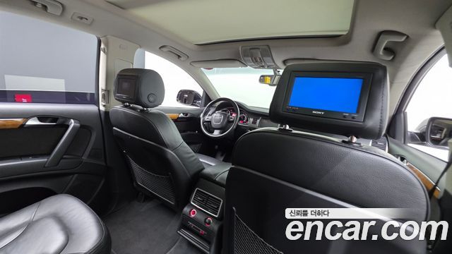 Audi Q7 2010 — photo 18