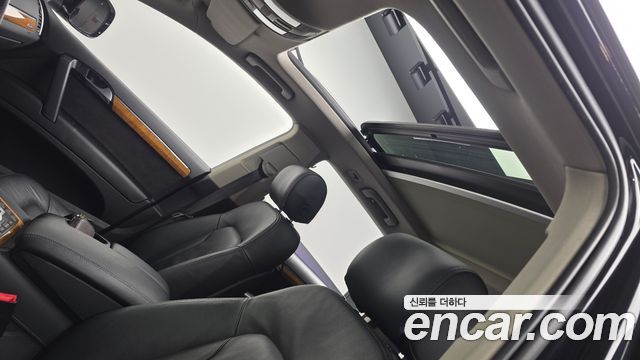Audi Q7 2010 — photo 19