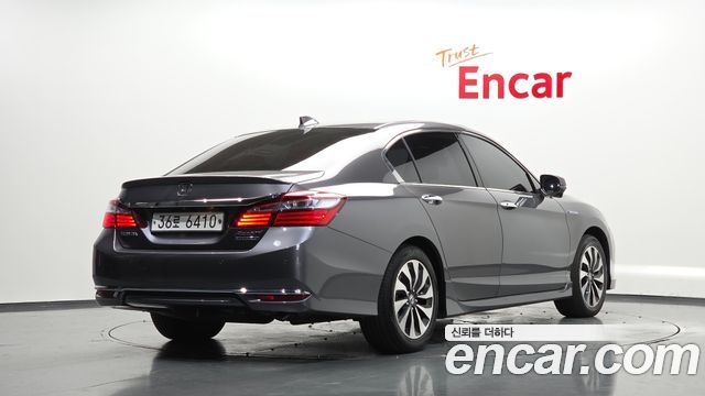 Honda Accord 2017 — photo 2