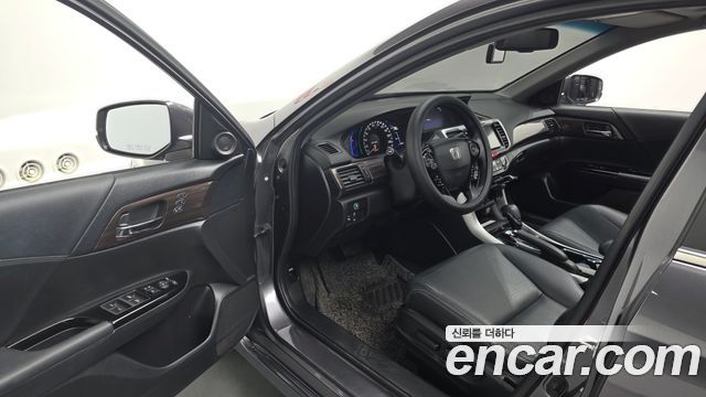 Honda Accord 2017 — photo 10