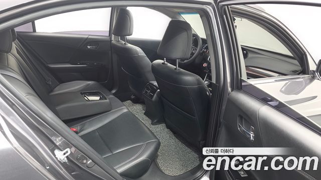 Honda Accord 2017 — photo 12