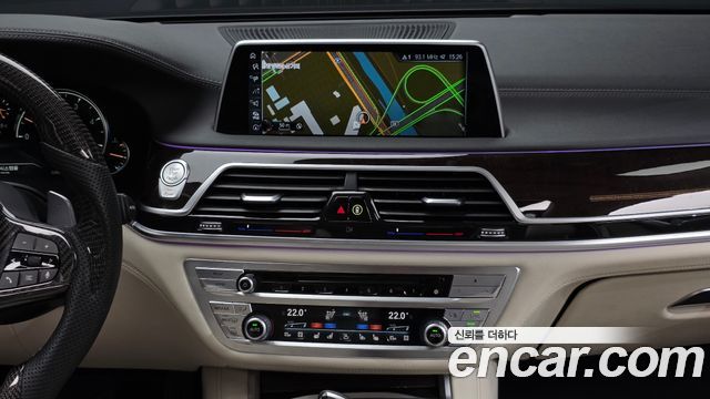 BMW 7-Series 2016 — photo 14