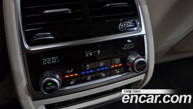 BMW 7-Series 2016 — photo 19