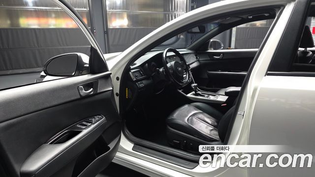 Kia K5 2017 — photo 13