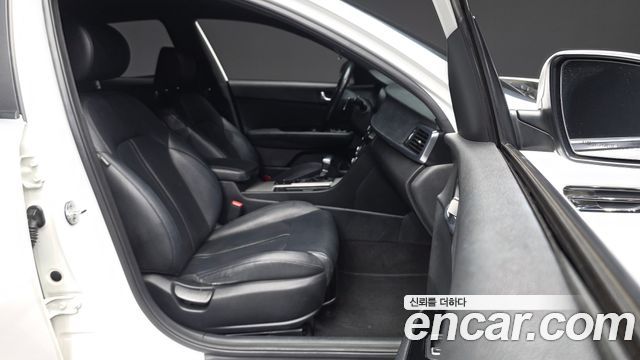 Kia K5 2017 — photo 17