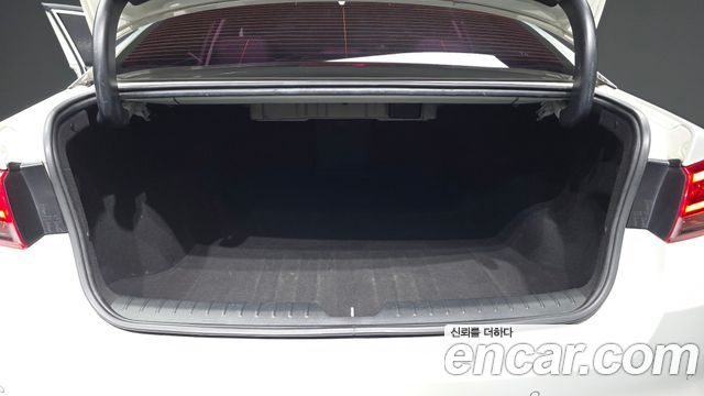 Kia K5 2017 — photo 26