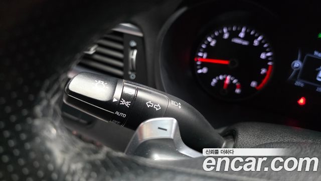 Kia K5 2017 — photo 27