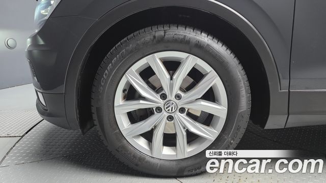 Volkswagen Tiguan 2018 — photo 5