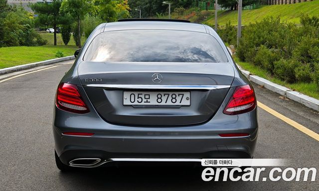 Mercedes-Benz E-Class 2019 — photo 4