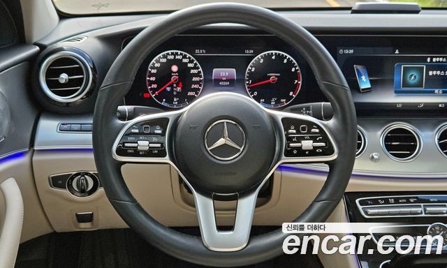 Mercedes-Benz E-Class 2019 — photo 8