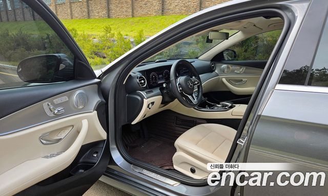 Mercedes-Benz E-Class 2019 — photo 10