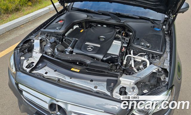 Mercedes-Benz E-Class 2019 — photo 20