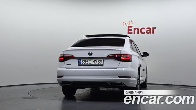 Volkswagen Jetta 2021 — photo 4