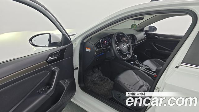 Volkswagen Jetta 2021 — photo 13