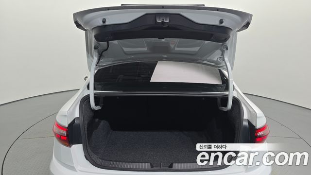 Volkswagen Jetta 2021 — photo 24
