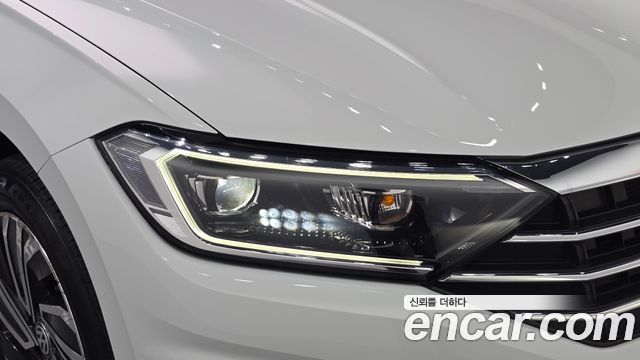 Volkswagen Jetta 2021 — photo 8