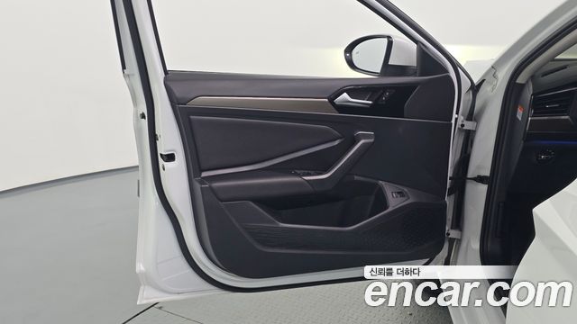 Volkswagen Jetta 2021 — photo 14