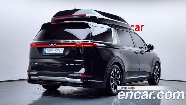 Kia Canival 2023 — photo 2