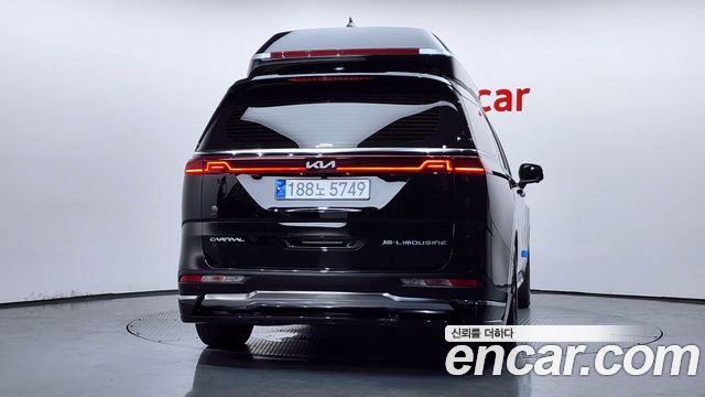 Kia Canival 2023 — photo 4