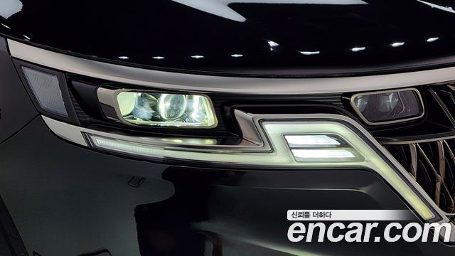 Kia Canival 2023 — photo 8