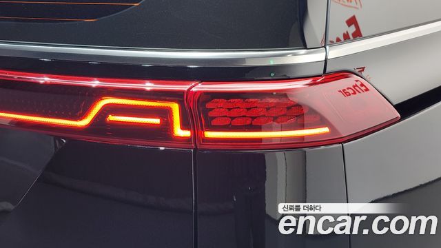Kia Canival 2023 — photo 9