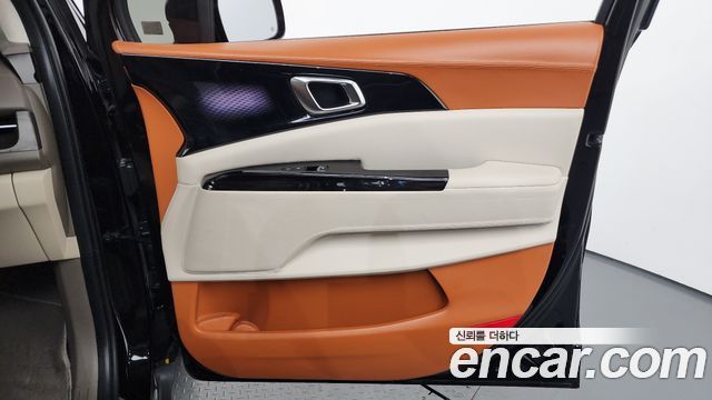 Kia Canival 2023 — photo 14