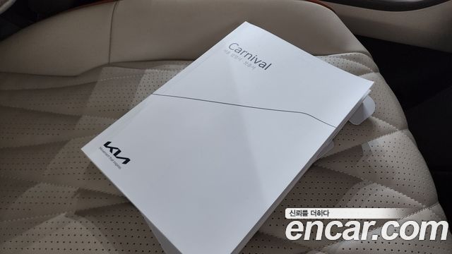 Kia Canival 2023 — photo 28