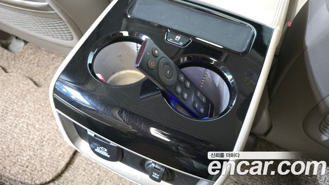 Kia Canival 2021 — photo 18