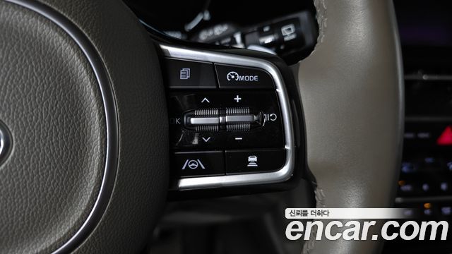 Kia Canival 2021 — photo 22