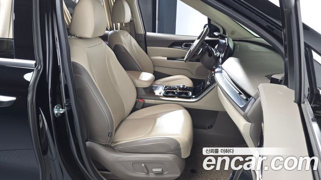 Kia Canival 2021 — photo 16